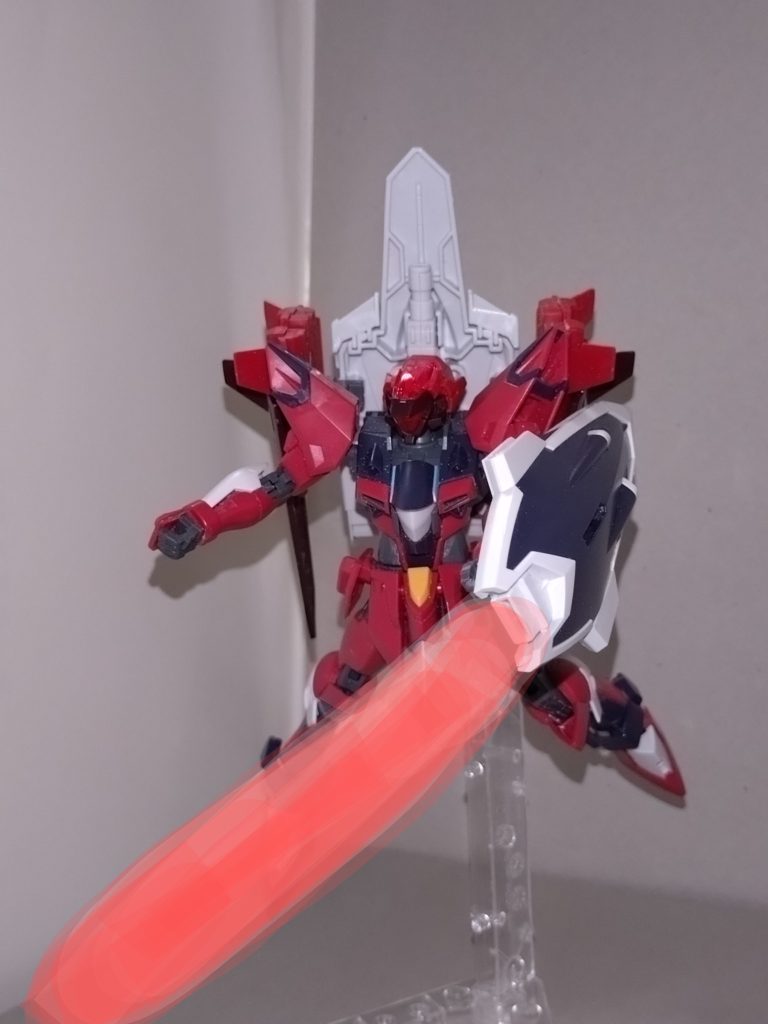 複合兵装防盾システム海鈴「迂闊でしたね」大型のビームクロー、もしくはショートレンジのビームピックを発生させることも可能なビーム砲を内蔵する、アンチビームシールド。