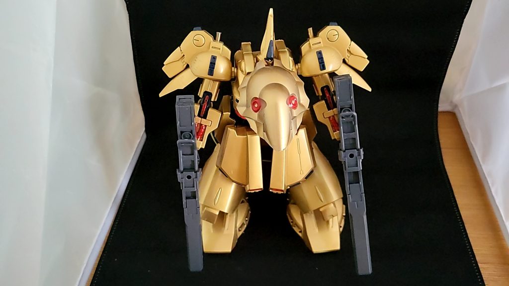 シロウズ専用機–9枚目/制作者：丸山，