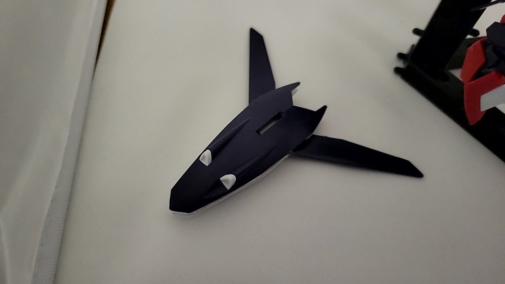 シールドは一回り小さくして飛んでいく向きを逆に