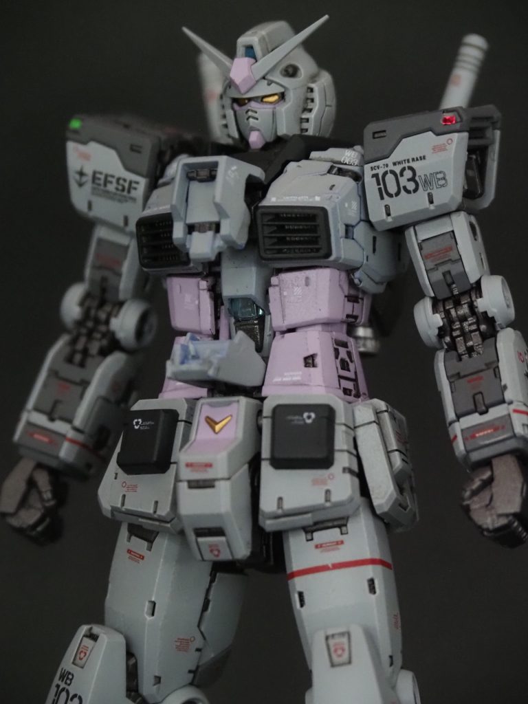 パーツのクリアランスがギリギリなのでかみ合うところは削ったりして調整しましたが、コアブロックに変形させたら二度と機首が伸ばせなくなってしまいました・・・