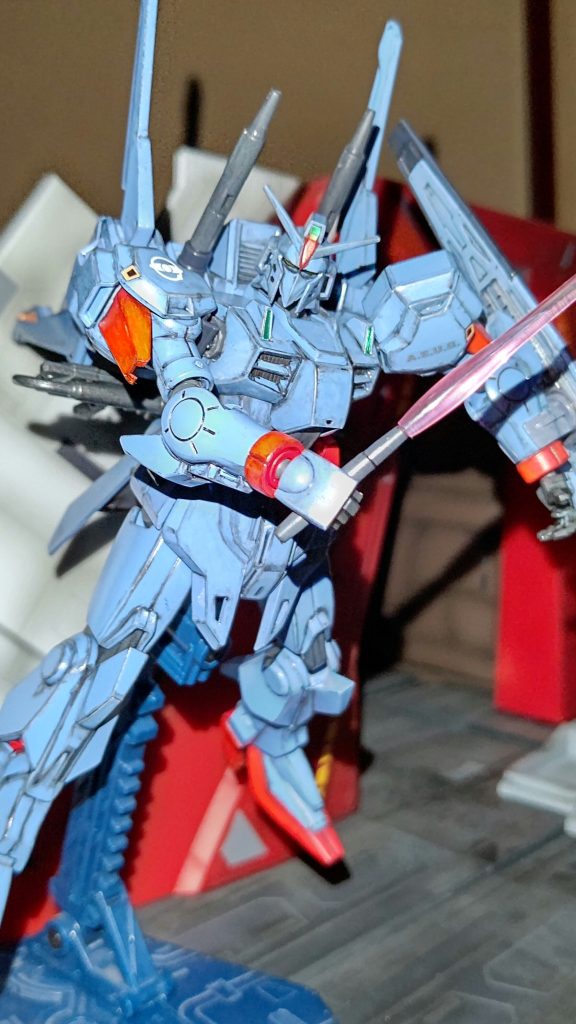ビームサーベルで、攻撃態勢のガンダムMk−III😊いいね〜😊