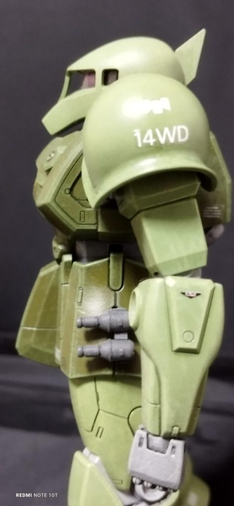 MGザクのVer.1はこの設定画と同じヒジ稼働ができるところが素晴らしいですね