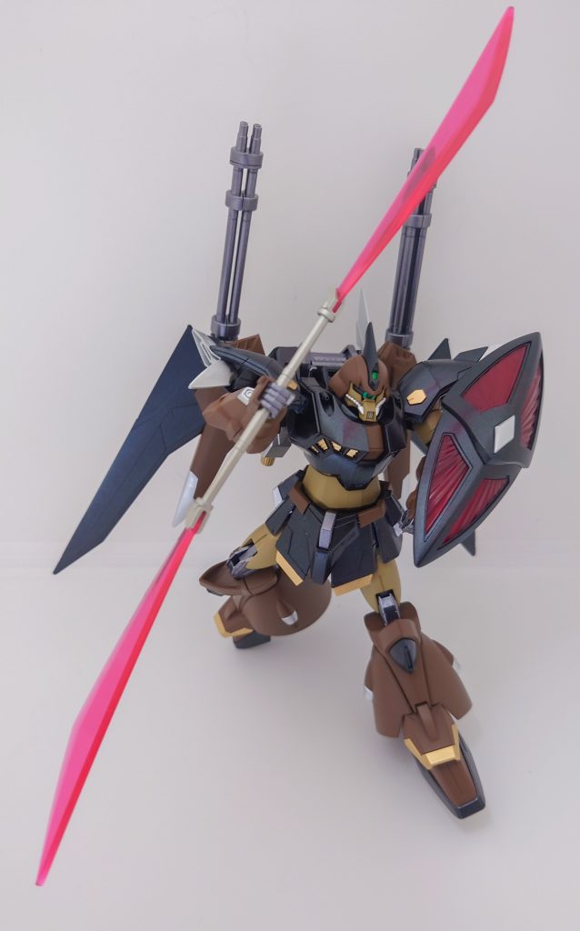 近接戦闘武器のビームナギナタ!やっぱりゲルググにはナギナタですよね!