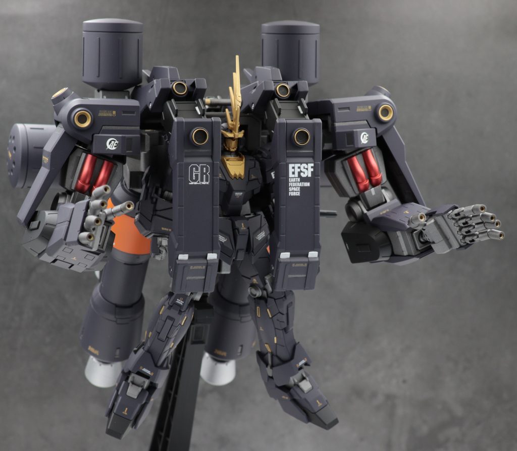 位置的にはバンシィ・ノルンの代わりといった感じです。プルシリーズということでサイコガンダムMK-2を意識してティフォエウス・キメラを改造し大型ユニットを追加製作。フルアーマーバンシィですね。