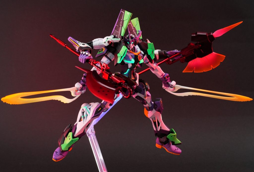 4本腕モードです大型なアックスがしっかり保持できるように握り手4種と武器のグリップには小さなマグネットをしこんでいます