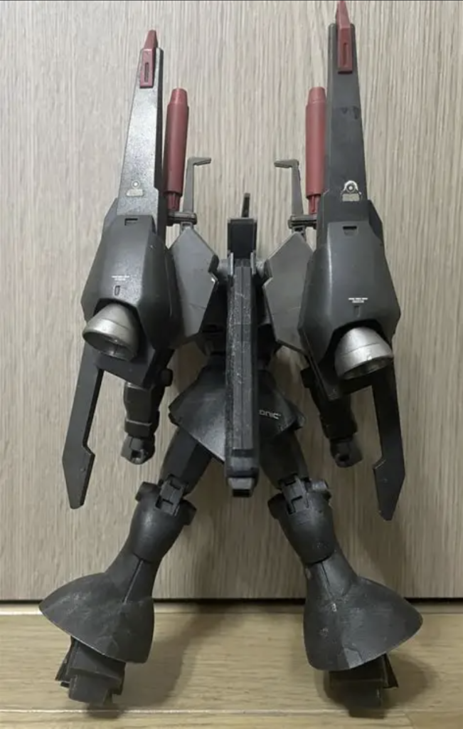 バックパックにはドーベルウルフに繋がる技術が使用されている。