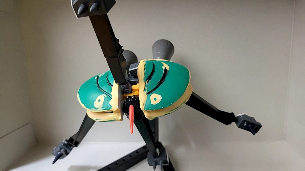 ビットは余っていた四角いものにスパイクを接着