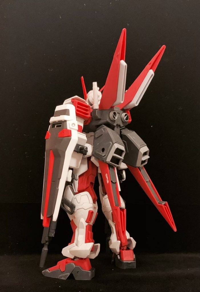 バックパックのグレーは部分塗装しています。