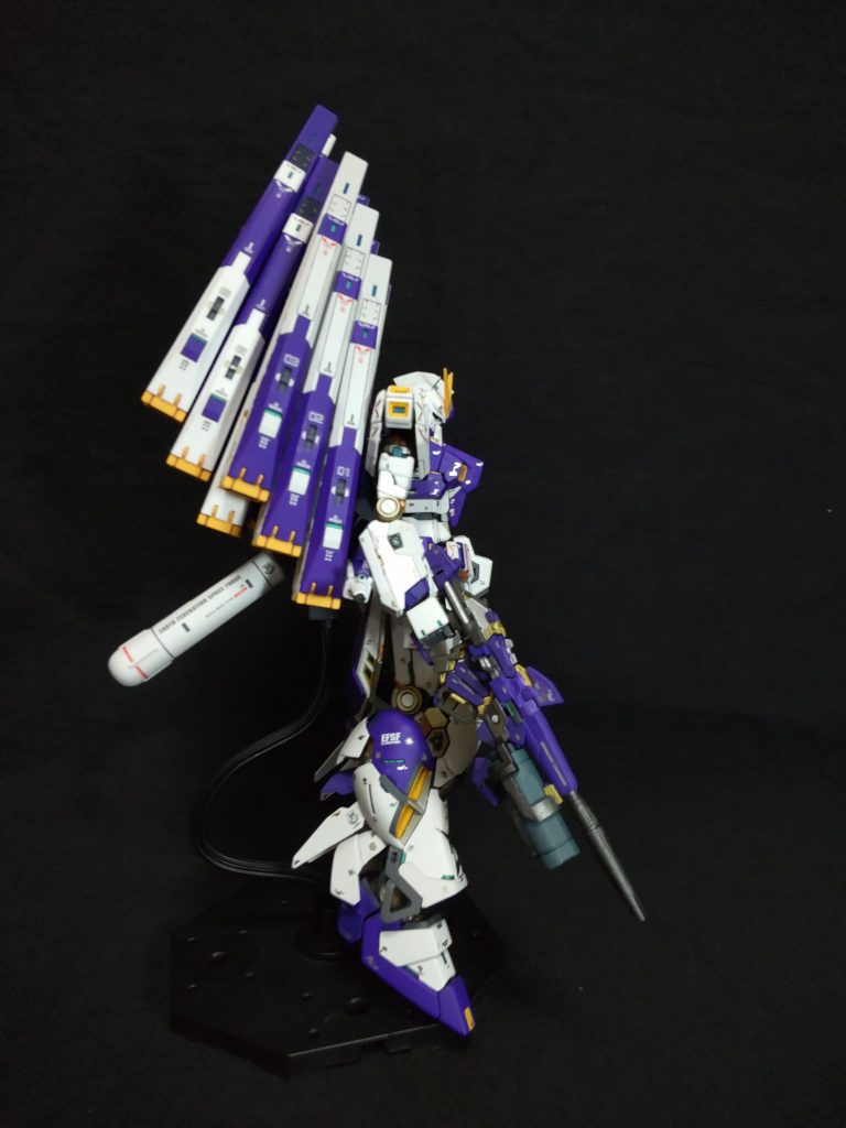 真横からだとこんな感じです。当たり前ですが後ろに長くなります😄。