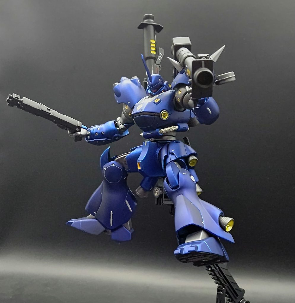 今回はクレオスのGXディープクリアブルーを使ったキャンディ塗装をつや消しでやってみました、光の具合なのか塗装の仕方もよくなかったのか全体で見ると色の濃さが違うような気がするしエッジの部分が薄かったりと反省点しかありませんが個人的には満足できる物に仕上がりました