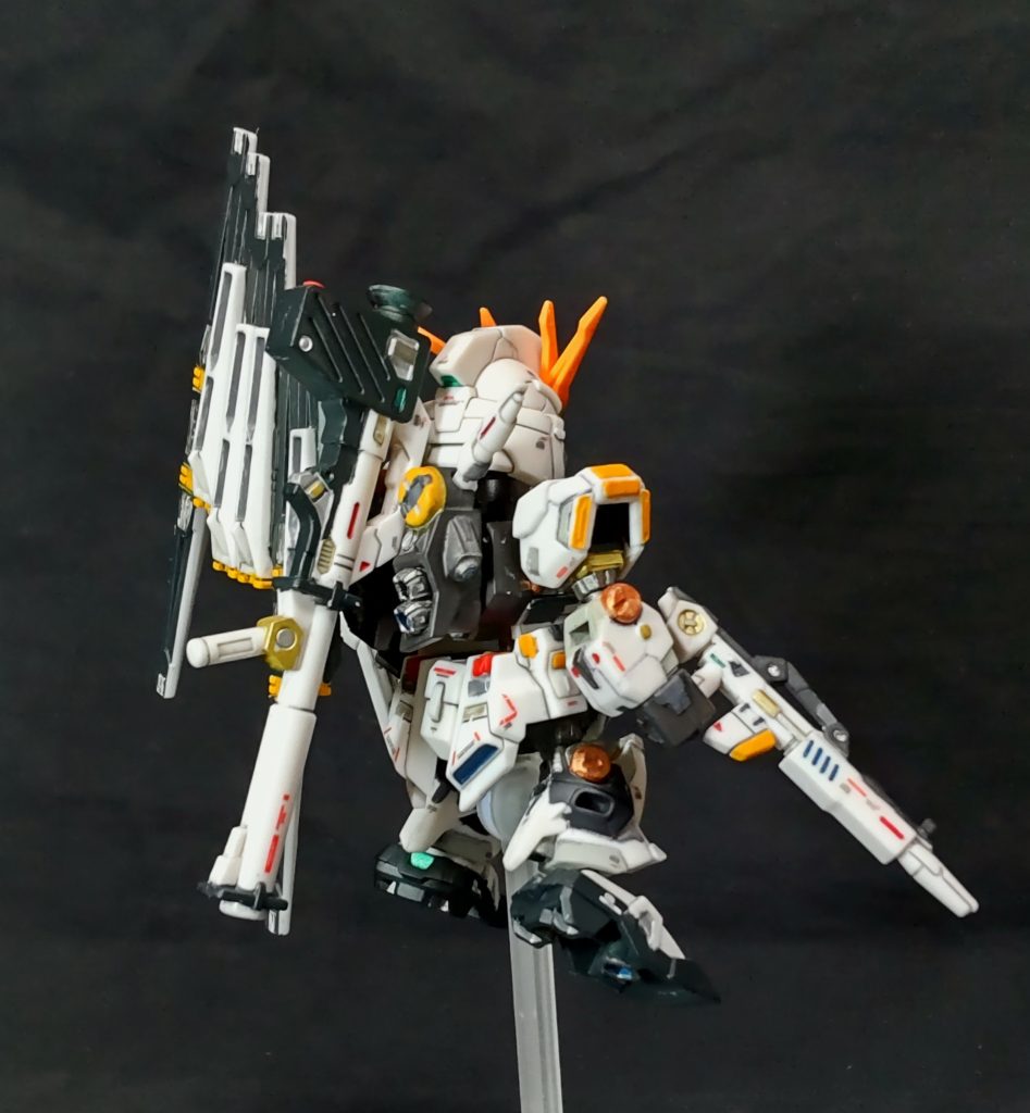 別角度で、ハイパーバズーカも塗り分けました。