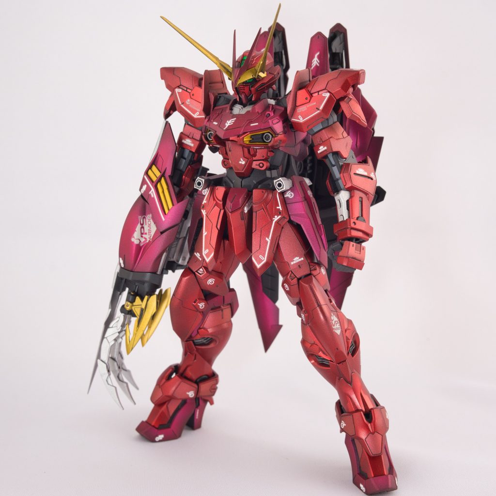 塗装は基本の赤はキャンディー塗装であまりテカテカしすぎないよう半光沢でコート、赤の一部と紫はベルベットカラーを使ってみましたが、思ってたよりは普通の色になってしまいました…