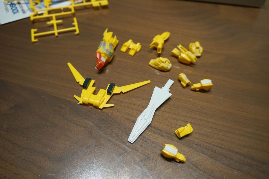 機首部分は別機体のシールドなどをベースに新造しています。デルタプラスに寄せています。