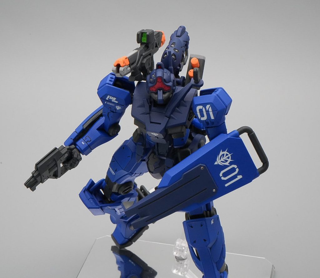 デザイン優先なのか股関節が広げにくいので本家ブルーディスティニーのパケ絵みたいにしたいのに中々真似が出来ず断念…動かしてるついでにハゲました。 最後まで見ていただきありがとうございました。