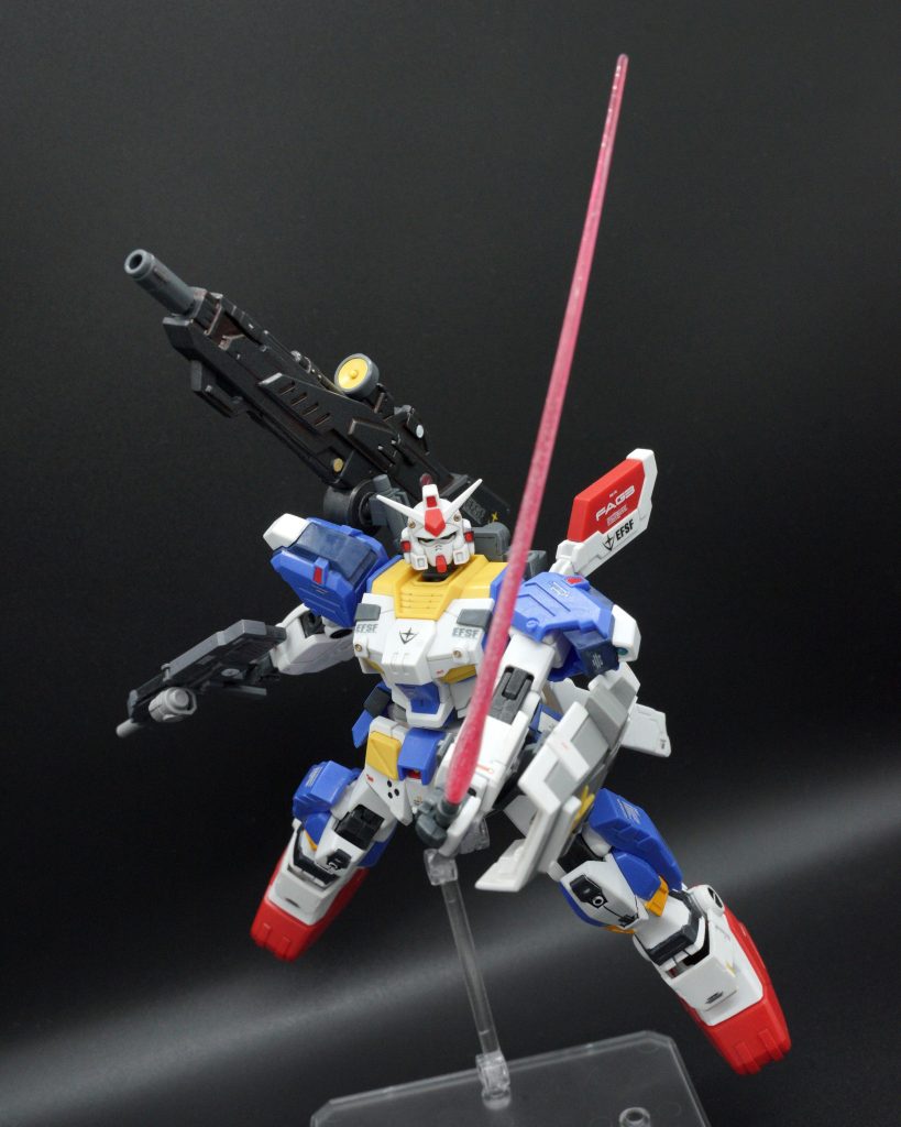 こちらもなかなか残念なキット。。。普通のガンダム7号機にFAパーツを取り付ける形でキット化してほしかった。