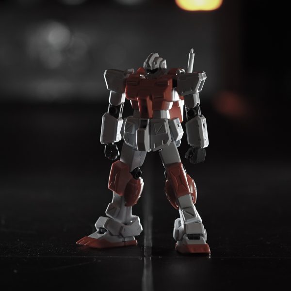 ジム改と一緒にこちらも箱ボコボコのパワードジムを購入。1/144ガンダムVer.kaっぽいのを作るのにパーツを色々流用します。（1枚目）