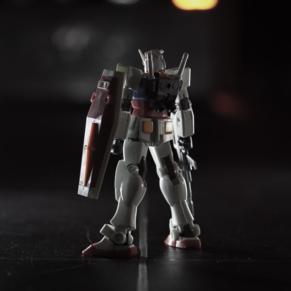 初めて買ったエントリーグレード。パチパチっと組んで無改造でラストシューティングのポースちゃんととれるの素晴らしいね。（4枚目）