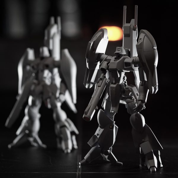 旧キットガザDをHGUCガザCとミキシング。同時制作のガザCと並べた時に同時代の後継機に見えるように。まだここからあちこち改造する予定。捨てサフ状態だと結構そっくりに見えるけど、ぜんぜん違う塗装をするのでもっとちゃんと旧型新型にみえるはず。 （6枚目）