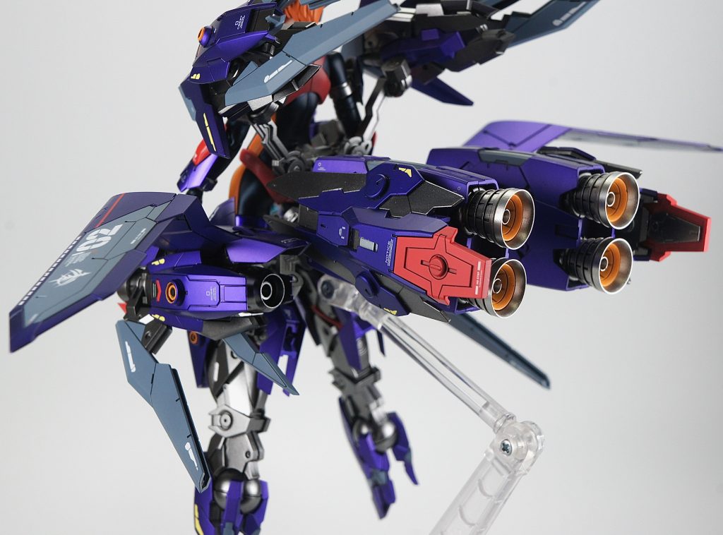 バックパックは30MMのパーツを組み合わせています。バーニアは今回初めて三角屋さんのプリントパーツを使ってみました。ディテールが細かく、パーツ分割が塗りやすくていいですね。