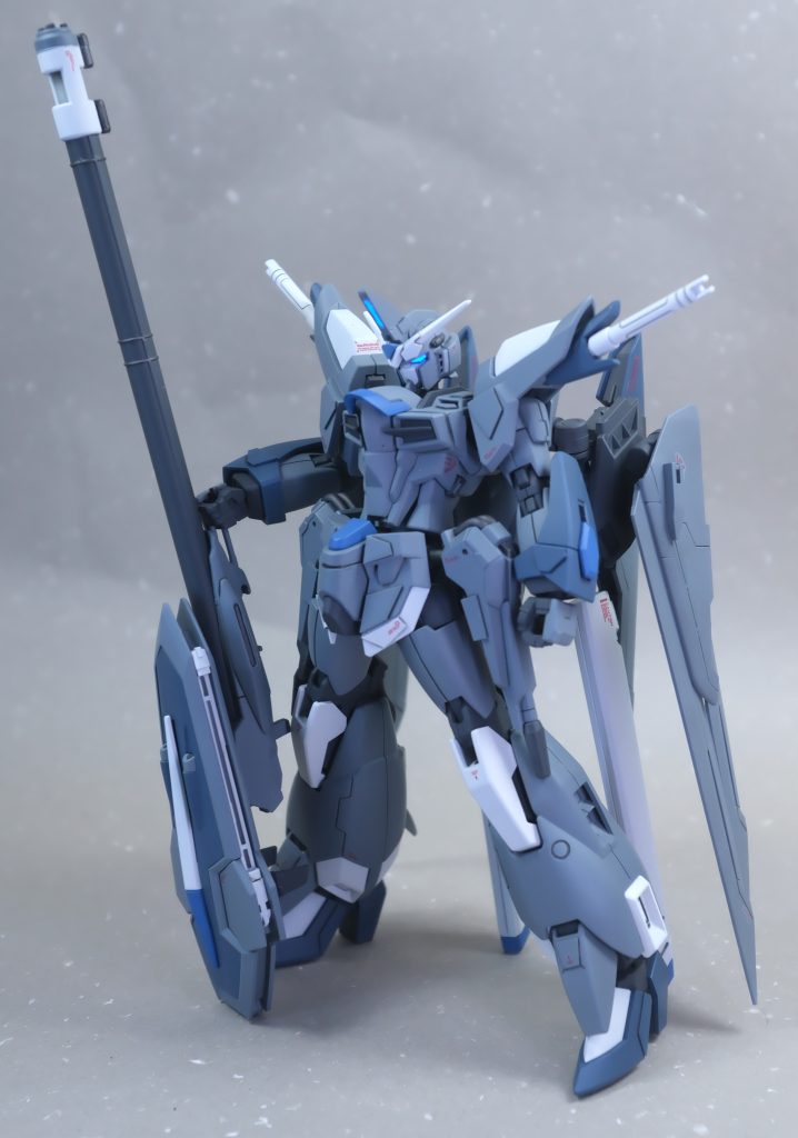 結構それっぽい感じに仕上がったかなと思ってます。ライフリ素組したけど、やっぱかっこいいですね。素体に選んで正解。
