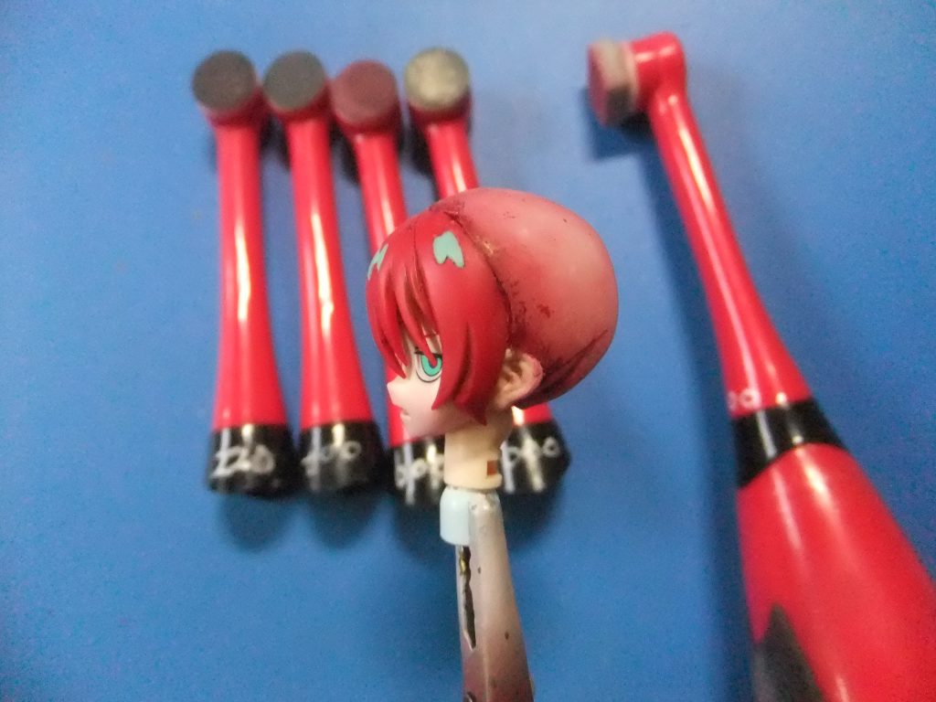 クレオスのモーターツールで220番〜1000番迄磨き込みデス。