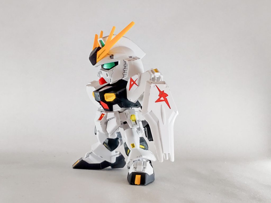 昔のカードダス風に。SDのνガンダムといえば流し目ですね。