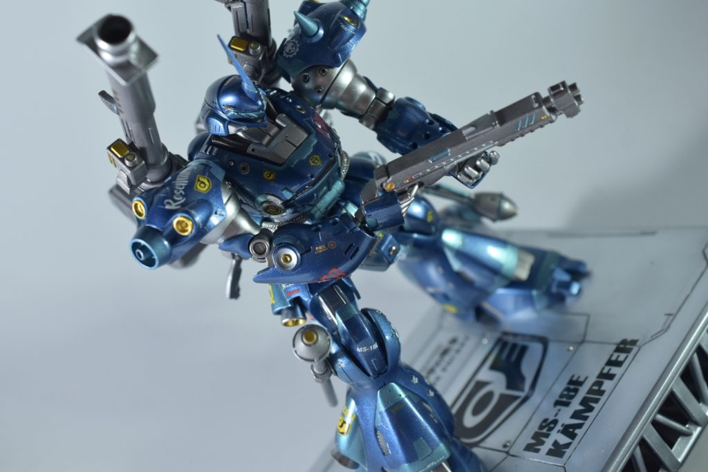 台座。あまり写ってないですが、自作頑張ってみました!デカールも初挑戦の自作デカールです。