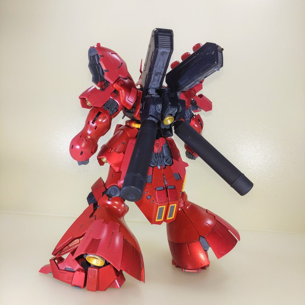 背面。このキットではガンダムマーカーexを中心にエアブラシシステムにて部分塗装を行ってみました。