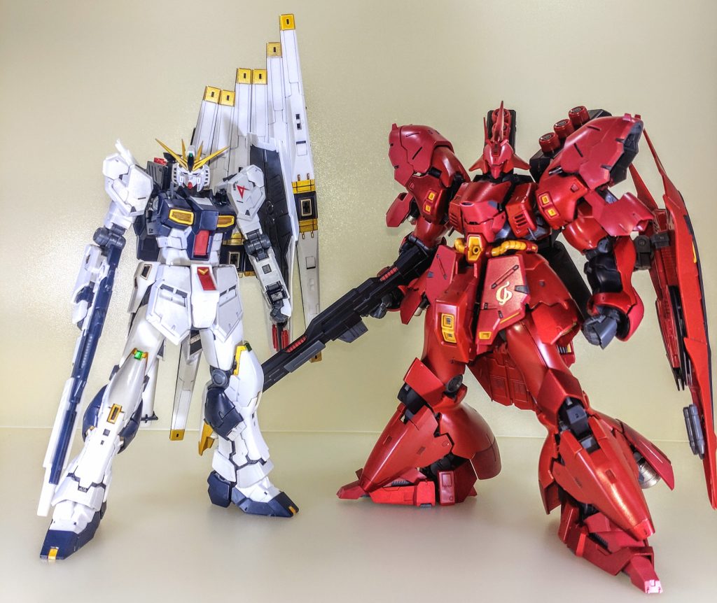 サザビーとのツーショット。同時進行で製作したので並べた時に統一感が出るようにしました。