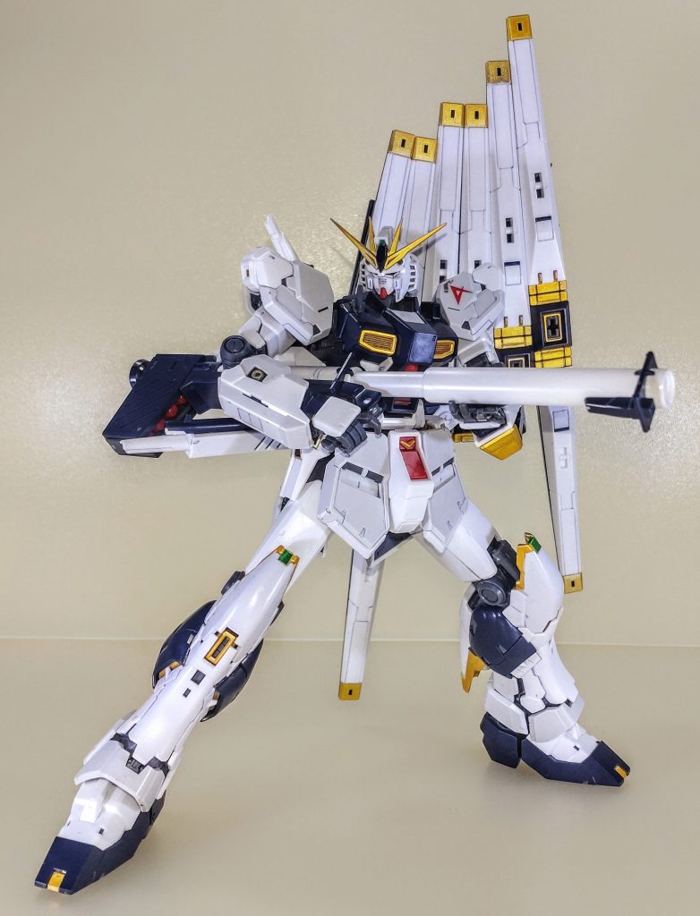 アクションポーズ。ゴールドが追加されたことで情報量が少し増えたのではないかと思います。