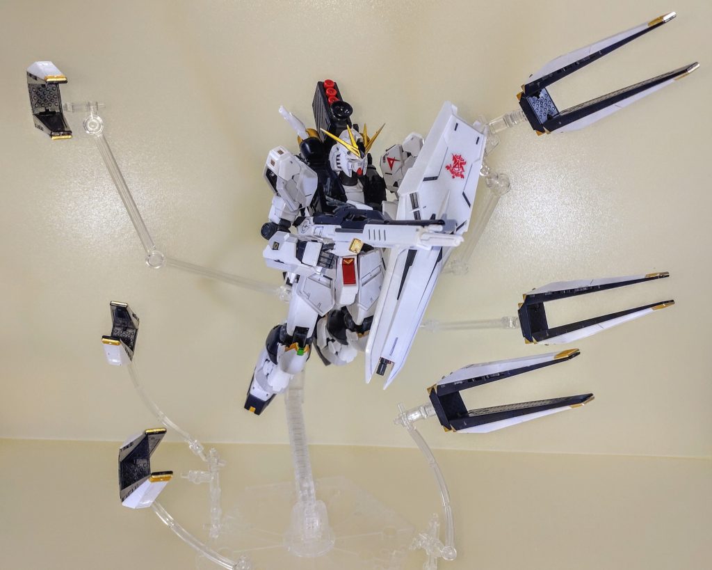 アクションベースに乗せて。このようなポーズをとらせることが出来るのも全てアクションベースのおかげなので本当に感謝です。