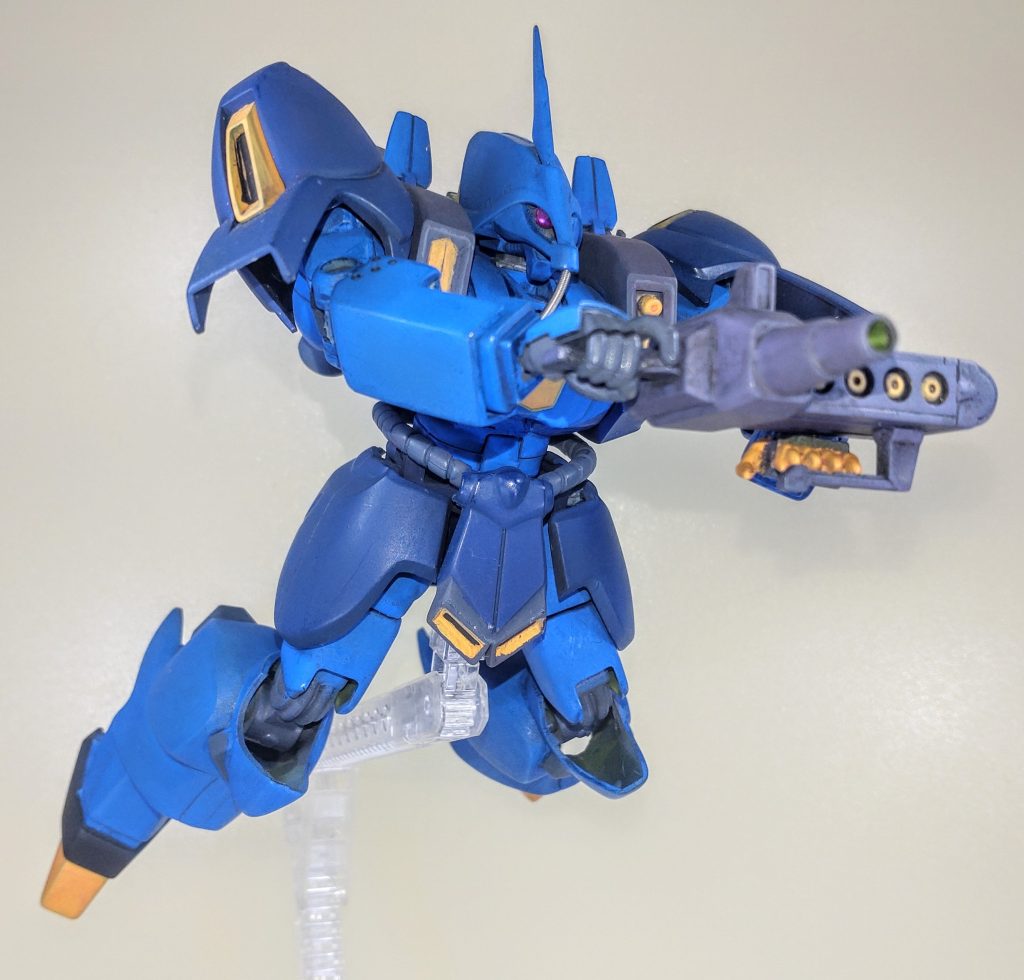 最後にパッケージと同じポーズ。以上ガルスJでした。このキットを作る時本来のカラーリングはhgucが出た時にでもいいかなぁと思っていたのですが、完成した2ヶ月後にようやくhguc化されると聞いて驚きました。もし購入できたら見比べてみたいなぁと思っています。最後まで見て頂いてありがとうございました。