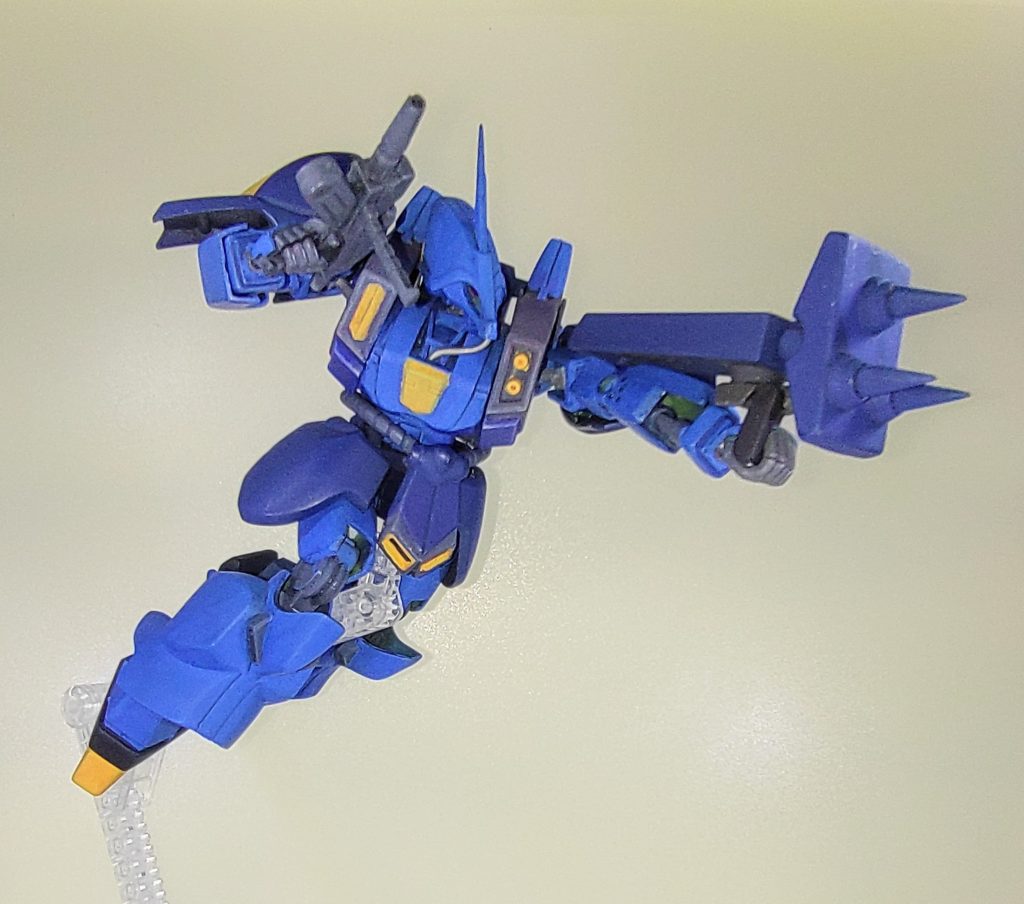 ザクⅢのシールドを加工したクラッシュシールドはいつか作りたいと思っていたのでこのガルスJでやっと出来ました。