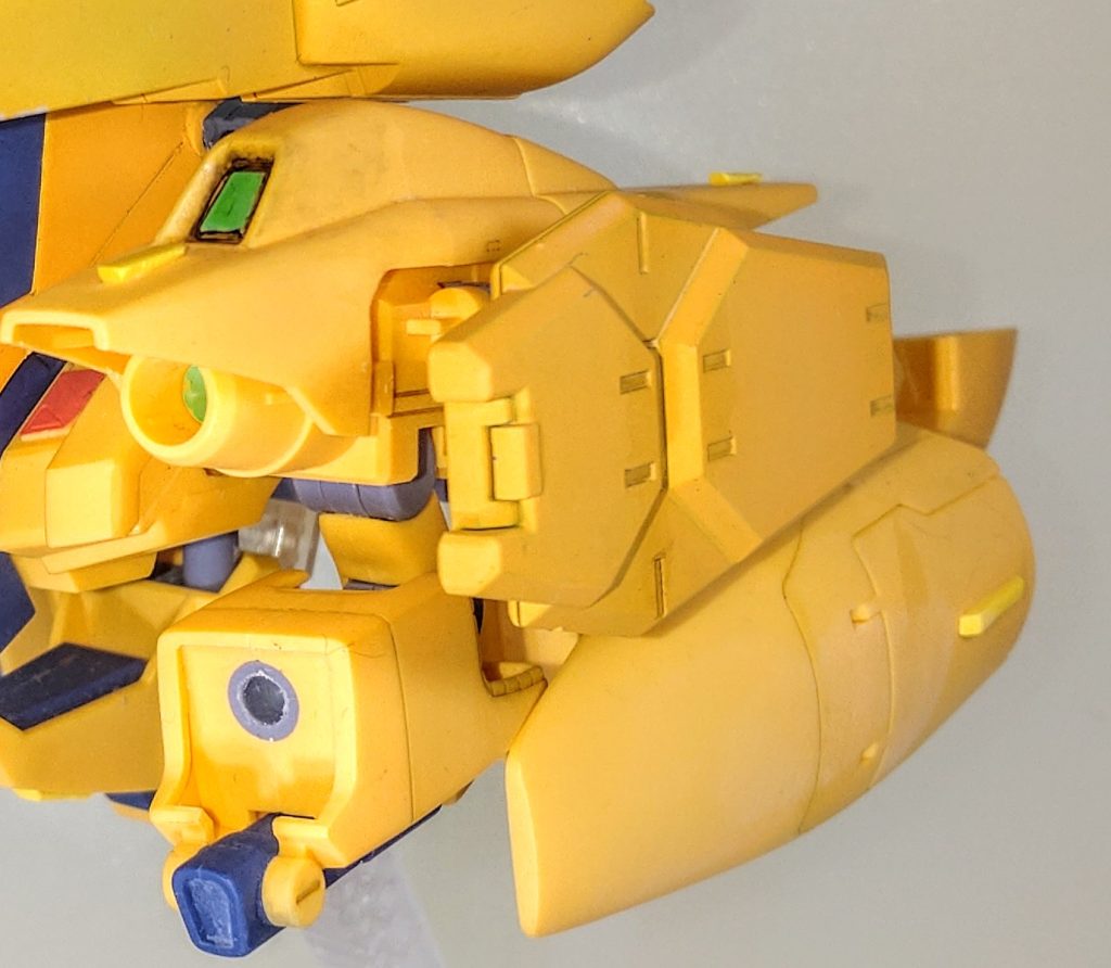 シールド。オルフェンズオプションセット付属のシールドを肩アーマーに追加してメタスの問題点である防御面を改善してみました。