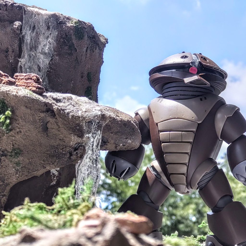 以上アッガイでした。夏なのでこの時期にこのキットをお披露目することが出来て良かったと思います。しばらくこの暑さが続くらしいので体力・精神共にきつくなってしまうこともありますがほどほどに楽しみたいと思います。皆さんもお体にお気をつけ下さい。最後まで見て頂いてありがとうございました。