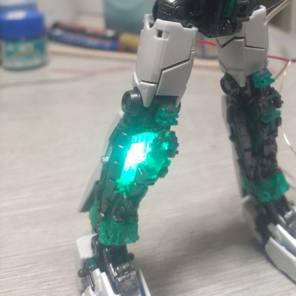 片足ずつLED化 　片足4個計算だと全部で40個位使いそう💦😅（1枚目）