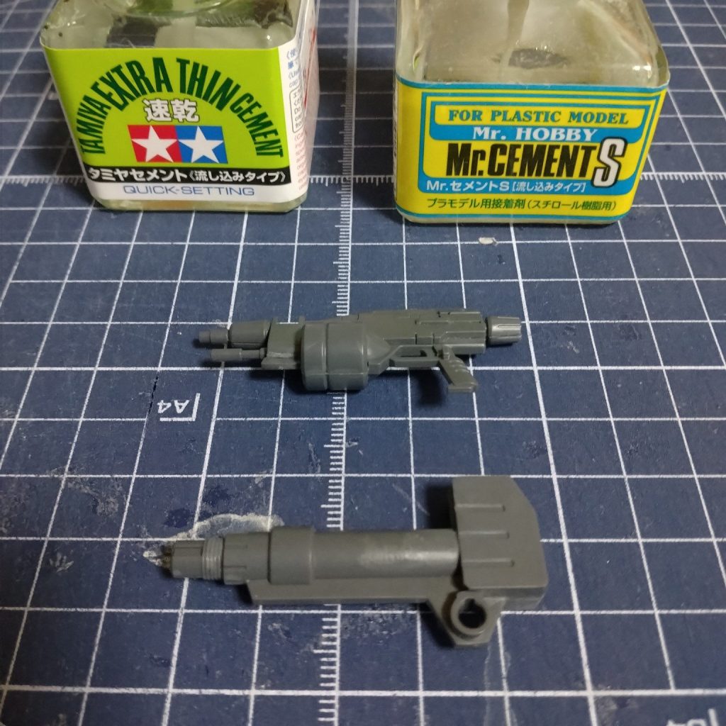 作品名：ヘビーガンダムその7<p>HGのヘビーガンダムを製作中です。数少ない合わせ目消しに挑戦します。その成功確率は4割くらい。果たして今度はうまくいくかな？</p>