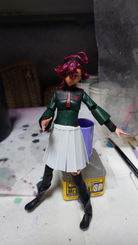 プラ板はキツかったのでパテに変更