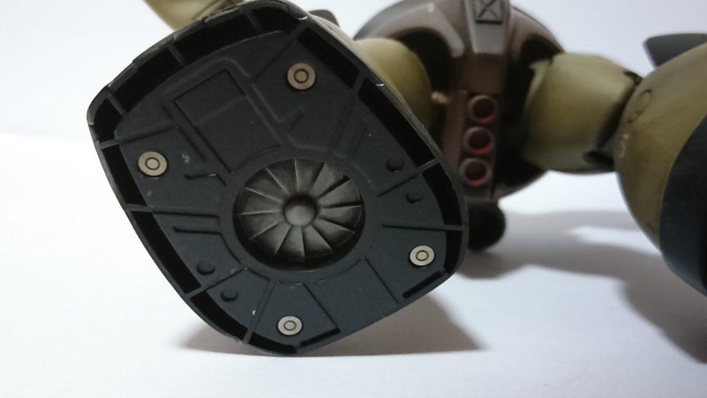 足裏見えなくなりますがメタルパーツ仕込みました。