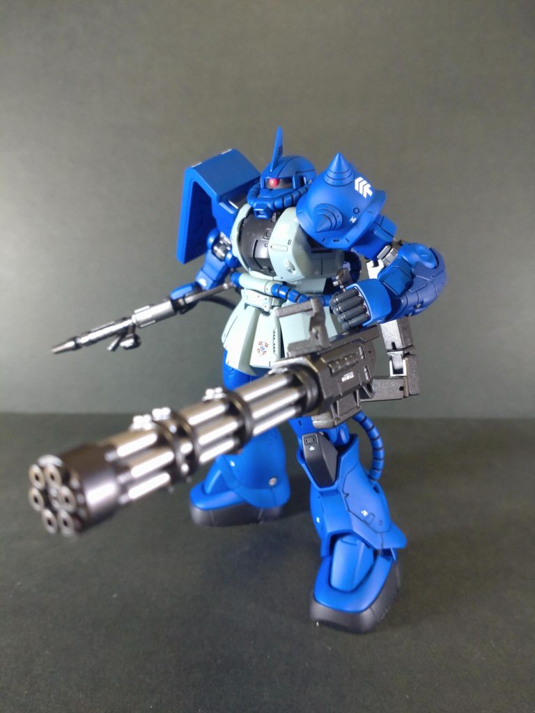 ガトリングは展開して、一応構えることができます