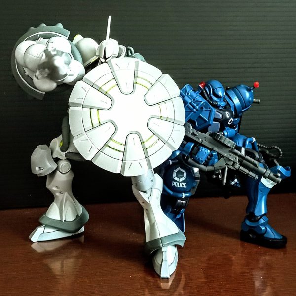 ギャン(GQ)＋軍警ザク