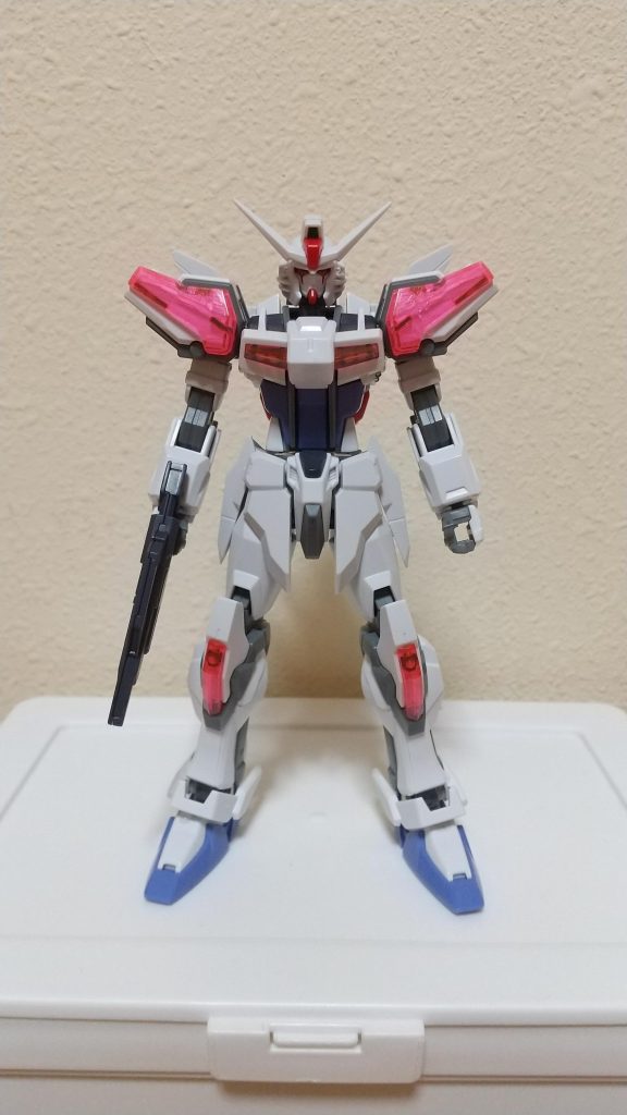 武装はコアガンダムのコアビームスプレーガンとラケルタビームサーベル