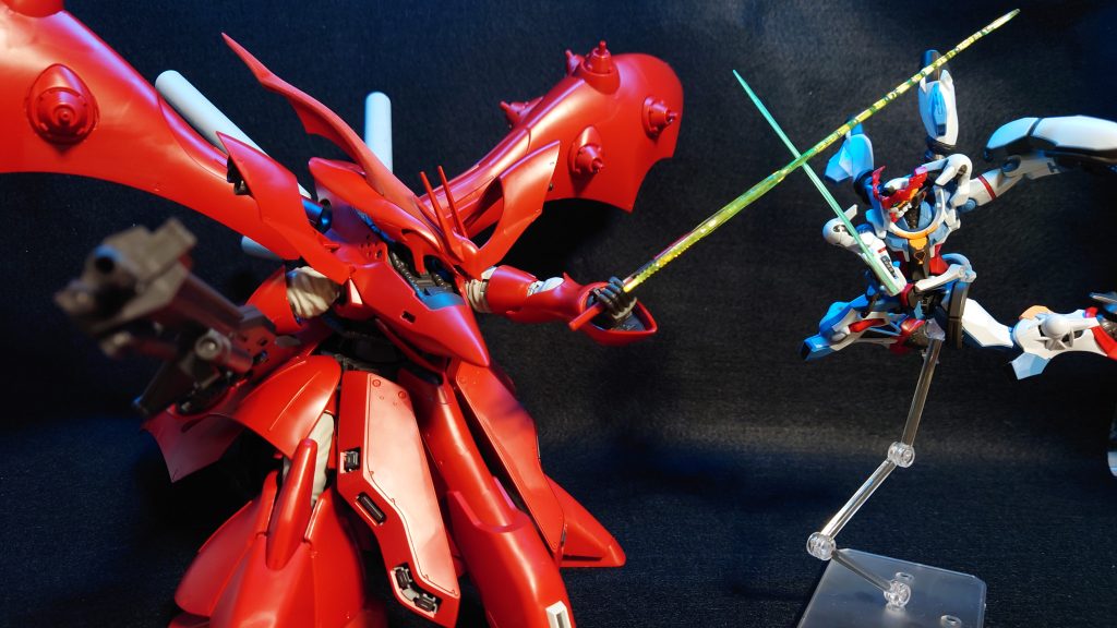 ジークアクスと鍔迫り合い！！！マチュ｢帰ろうよシャアさん！粛清と意味わかんないよ！！ヒゲマ…シャリアが待ってるよ！！｣シャア｢シャリアだと…？えぇい訳の分からん事を！！どけ！ガンダム！！｣