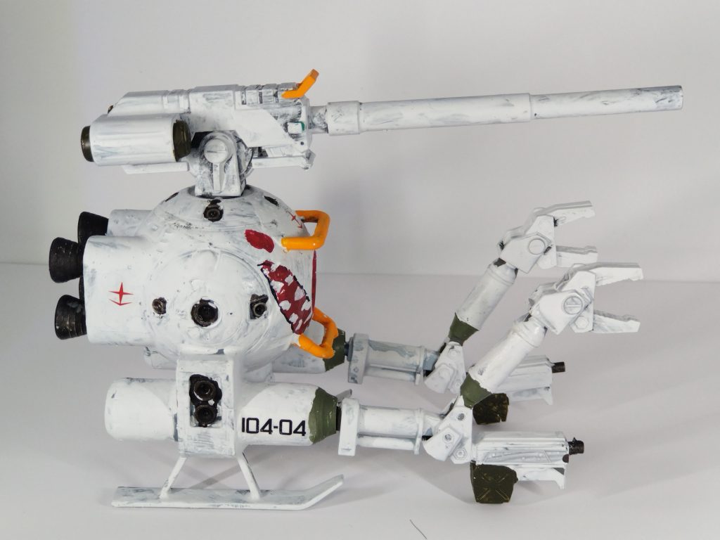 左右のアームについている機関砲?は銃口を開口しました。