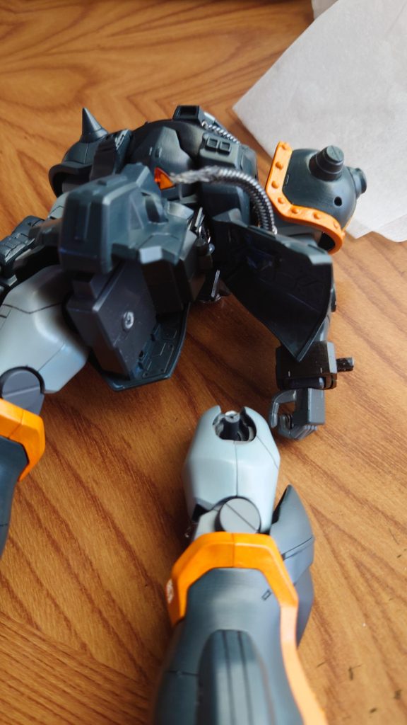 完成直前に起きた悲劇…股関節と心がポッキリ折れた瞬間真鍮線ぶっ刺して固定しました