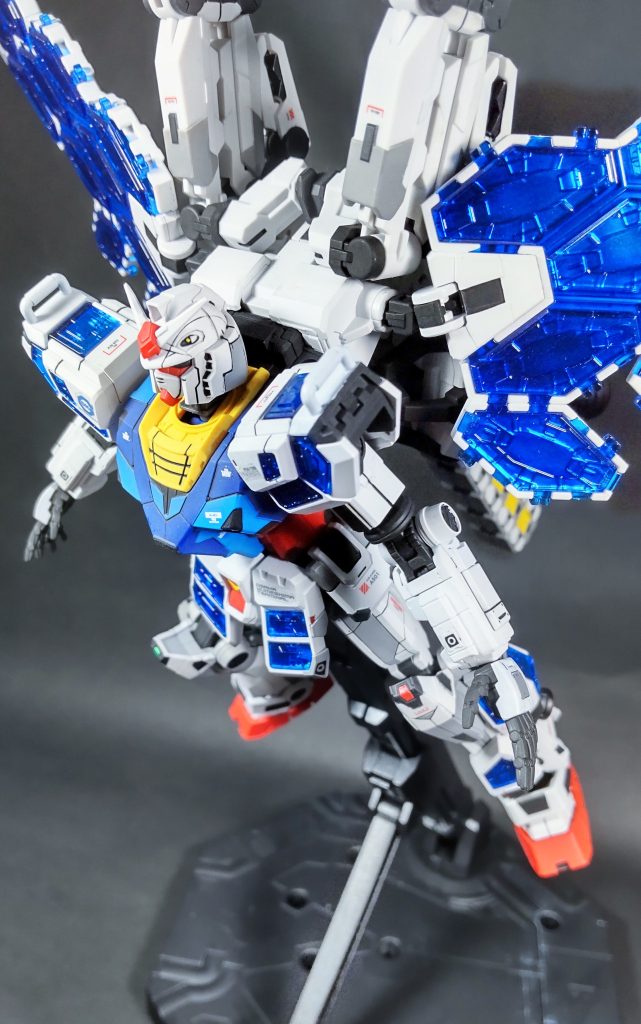 グラスフェザー装備状態だと結構な大きさになりますね。