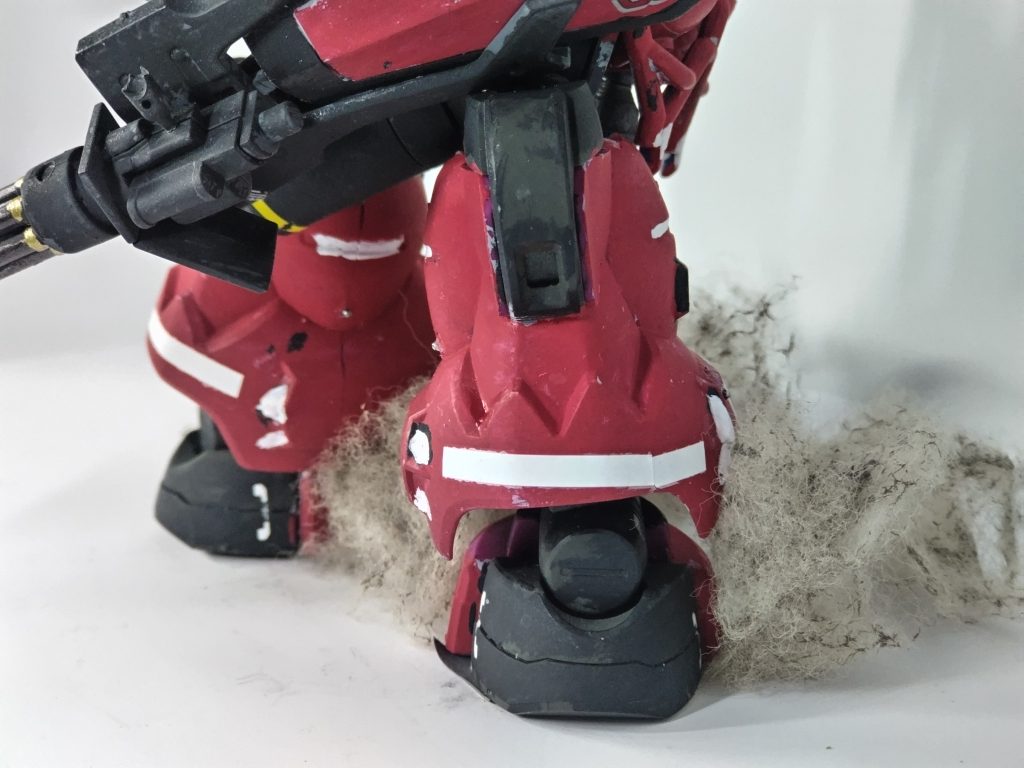 手芸用の綿を、クレオスのウェザリングマスターで染めました。