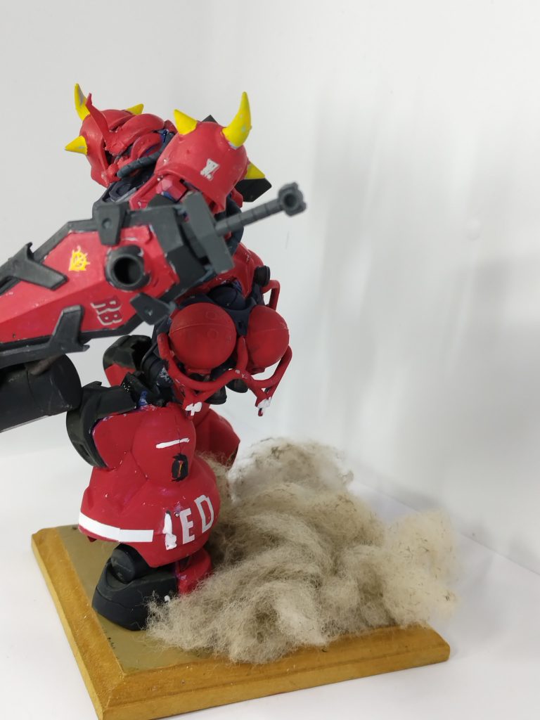 砂塵を巻き上げてホバー推進する感じが出ていれば良いのですが。