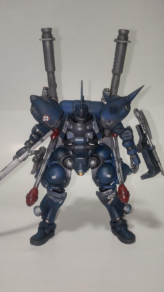 GQ最終回でワンショットだけ登場したランバ・ラル！「 これは専用機こしらえるしかねぇ…っ！どうやらグフが開発されない世界線っぽい…？じゃあケンプファー！漢のロマンが詰まってるし！」…って事でキメてみましたwww結構お手軽なんでもう同じ作例やってる方おられる気がしますが…まぁそれはそれ。イカツイ軍警ザクを更にイカツイ感じに振ってレッツ改造。