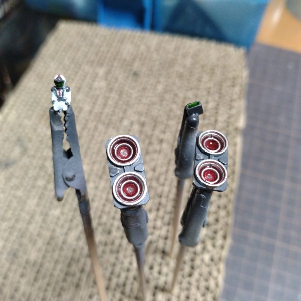 一旦の手塗りはこれだけなんですよね！😅後は墨入れして組みながら見つける感じで、手塗りもしながらの組み立てになると思います！😄